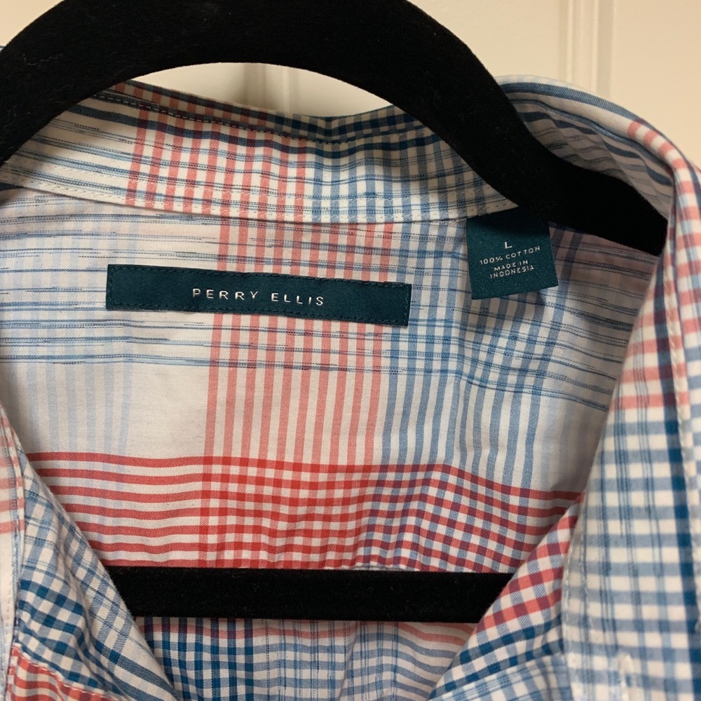 Perry Ellis Plaid Button Down - Picture 2 of 4